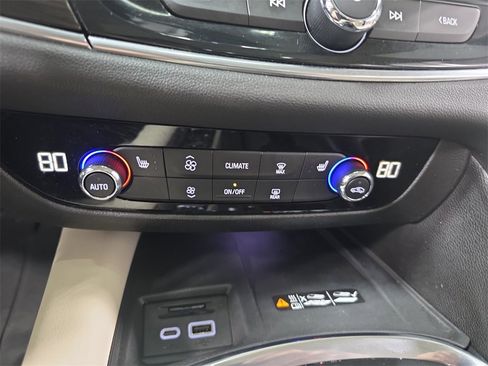 Used 2023 Buick Enclave Essence w/ Experience Buick Package image 21