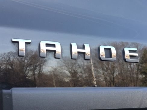 Used 2019 Chevrolet Tahoe LT w/ LT Signature Package image 16