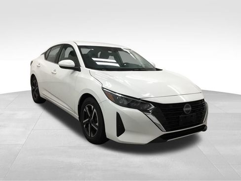 Used 2024 Nissan Sentra SV image 3