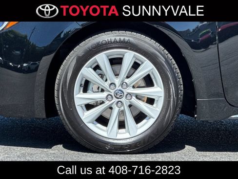Used 2023 Toyota Corolla SE w/ SE Premium Package FWD image 13