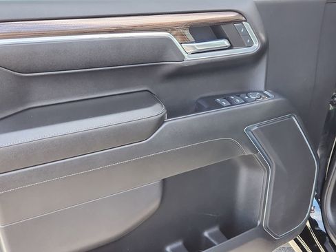 Used 2024 Chevrolet Silverado 1500 LT w/ Z71 Off-Road Package image 6