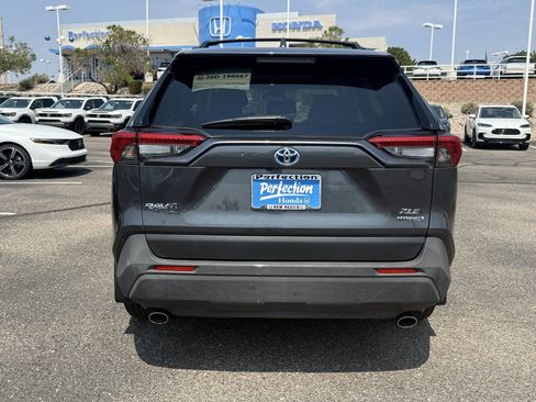 Used 2023 Toyota RAV4 XLE Premium AWD/4WD image 6