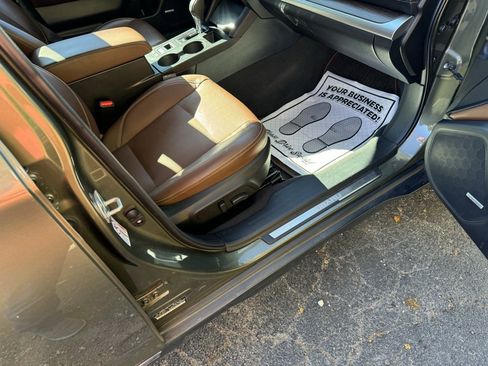 Used 2018 Subaru Outback 2.5i Touring w/ Popular Package #3 image 13