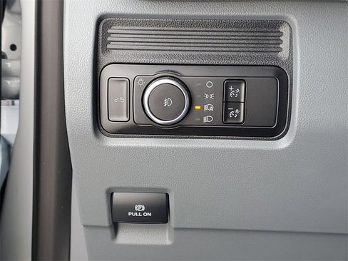 Used 2025 Ford F250 XL w/ STX Appearance Package image 17