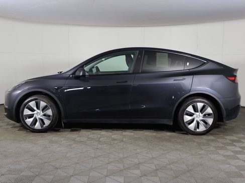 Used 2024 Tesla Model Y Long Range image 18