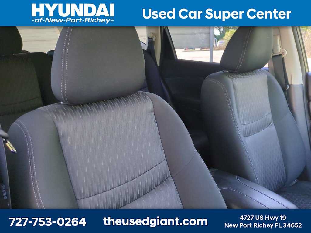 Used 2019 Nissan Rogue SV w/ Premium Package FWD image 6