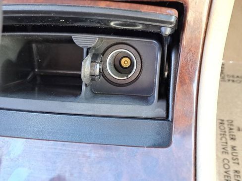 Used 2010 Buick Lucerne CXL image 23