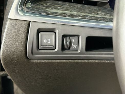 Used 2020 Cadillac XT5 Premium Luxury AWD/4WD image 12