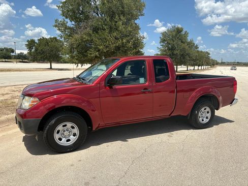Used 2014 Nissan Frontier S RWD image 3