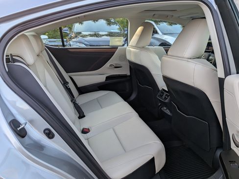 New 2025 Lexus ES 350 w/ Premium Package image 10