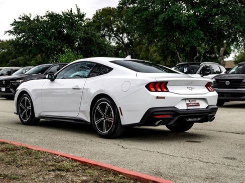 Used 2024 Ford Mustang EcoBoost image 7