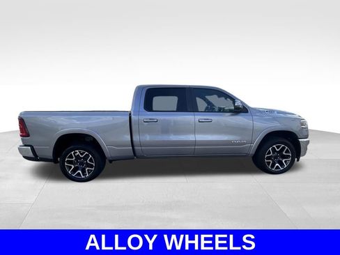Used 2025 RAM 1500 Laramie AWD/4WD image 3