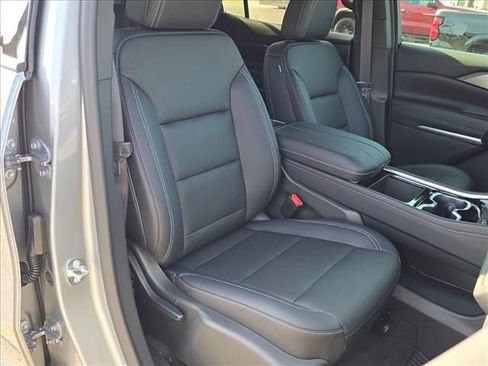 New 2026 Chevrolet Traverse LT w/ Midnight/Sport Edition FWD image 14