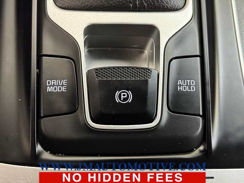 Used 2024 Kia Carnival LX FWD image 38