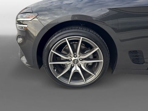 Used 2023 Genesis G70 2.0T image 9