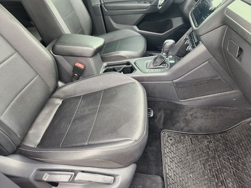 Used 2019 Volkswagen Tiguan S FWD image 14