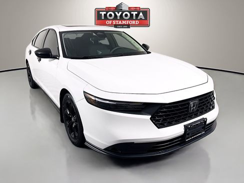 Used 2025 Honda Accord SE image 1