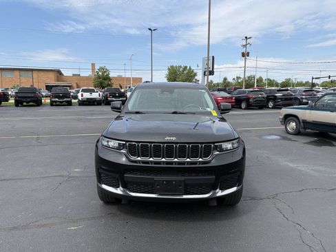 Used 2022 Jeep Grand Cherokee L Laredo w/ Luxury Tech Group I AWD/4WD image 21