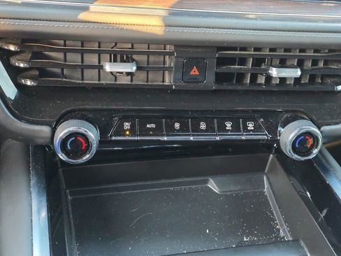 Used 2025 Chevrolet Tahoe LS image 18