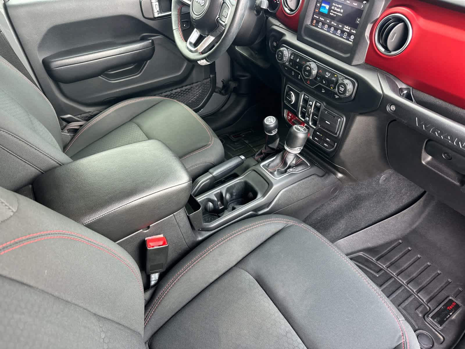 Used 2019 Jeep Wrangler Unlimited Rubicon w/ Cold Weather Group AWD/4WD image 16