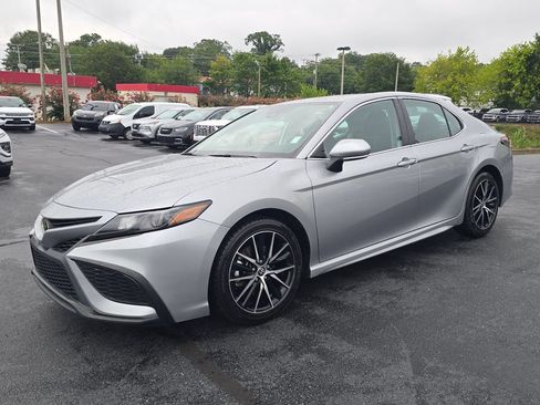 Used 2024 Toyota Camry SE FWD image 7