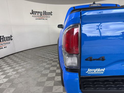 Used 2021 Toyota Tacoma TRD Off-Road image 34