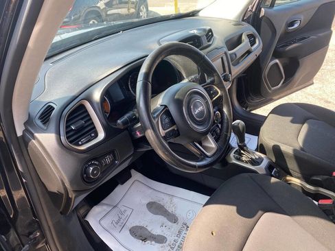 Used 2015 Jeep Renegade Latitude w/ Popular Equipment Group image 12