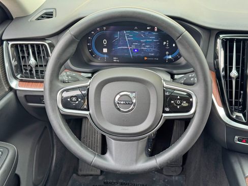 Used 2024 Volvo S60 B5 Plus AWD/4WD image 21