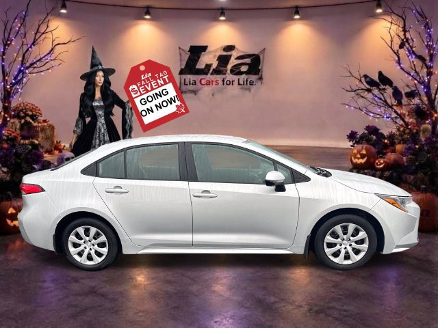 Used 2025 Toyota Corolla LE FWD image 2