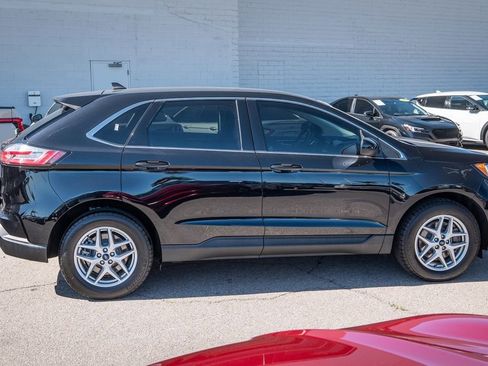 Used 2022 Ford Edge SEL w/ Convenience Package image 4