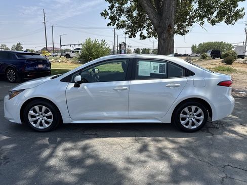 Used 2025 Toyota Corolla LE FWD image 8