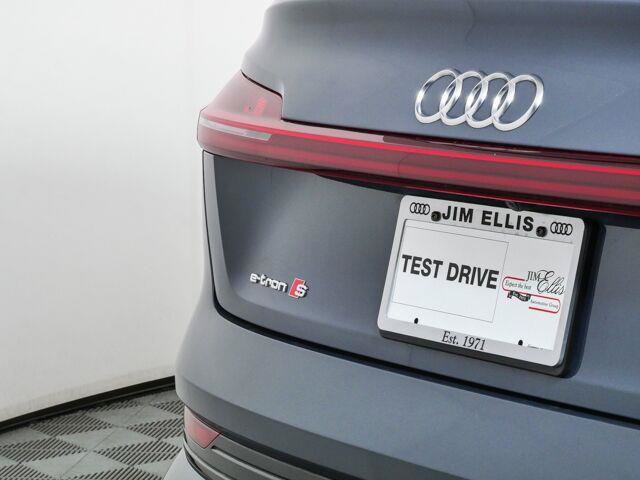 Used 2023 Audi e-tron S Prestige w/ Prestige Package AWD/4WD image 40