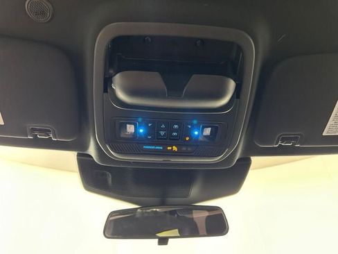 Used 2020 Ford Explorer XLT w/ Equipment Group 202A AWD/4WD image 23