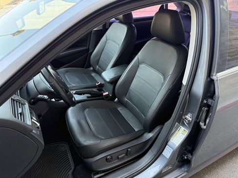 Used 2014 Volkswagen Passat 1.8T Wolfsburg Edition image 10