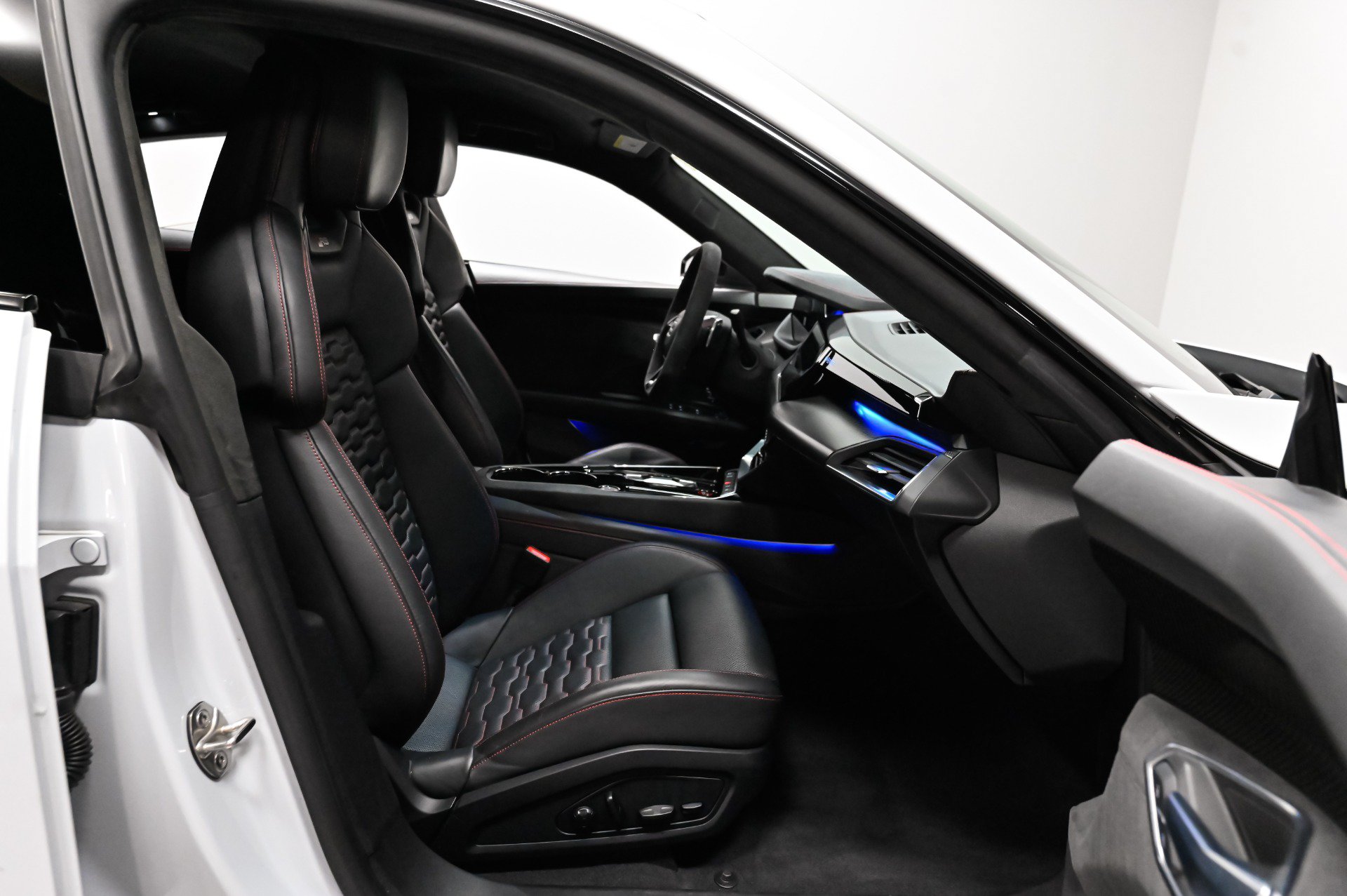 Used 2022 Audi RS e-tron GT w/ Year 1 Package AWD/4WD image 43
