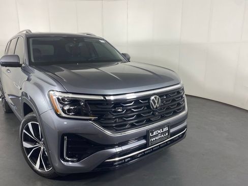 Used 2024 Volkswagen Atlas SEL Premium R-Line AWD/4WD image 2