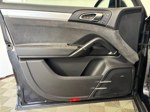 Used 2016 Porsche Cayenne GTS AWD/4WD image 10