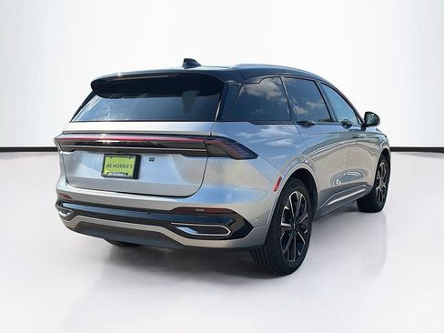 Used 2024 Lincoln Nautilus Reserve w/ Equipment Group 202A AWD/4WD image 5