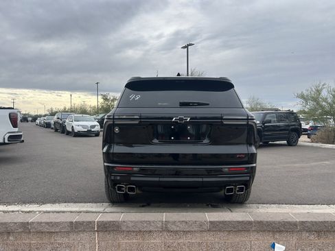 Used 2024 Chevrolet Traverse RS w/ LPO, Floor Liner Package image 4