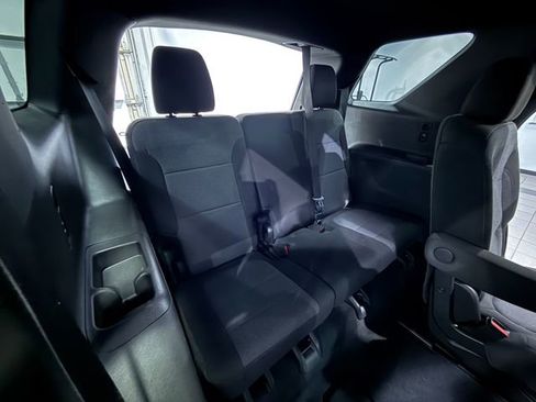 Used 2023 Chevrolet Traverse LT image 14