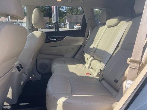 Used 2018 Nissan Rogue SL w/ Premium Package image 10