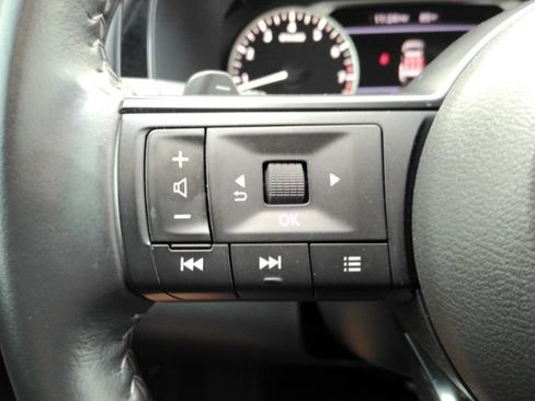 Used 2025 Nissan Pathfinder SV FWD image 36