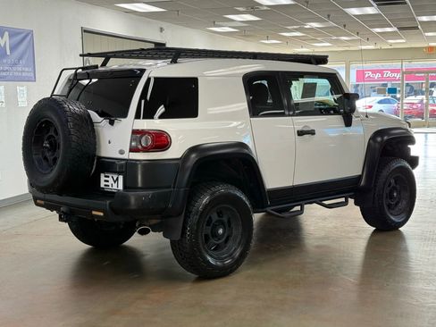 Used 2014 Toyota FJ Cruiser 4WD image 3