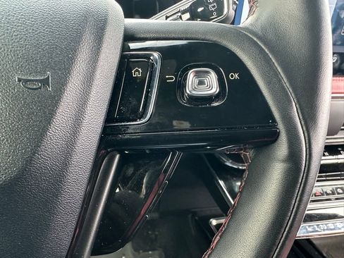 Used 2025 Lincoln Corsair Reserve w/ Jet Appearance Package image 31