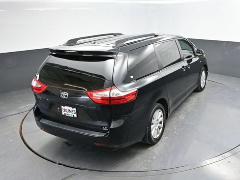 Used 2017 Toyota Sienna LE AWD/4WD image 29