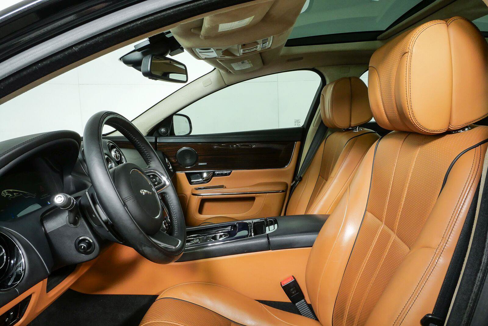 Used 2013 Jaguar XJ L Portfolio AWD/4WD image 5