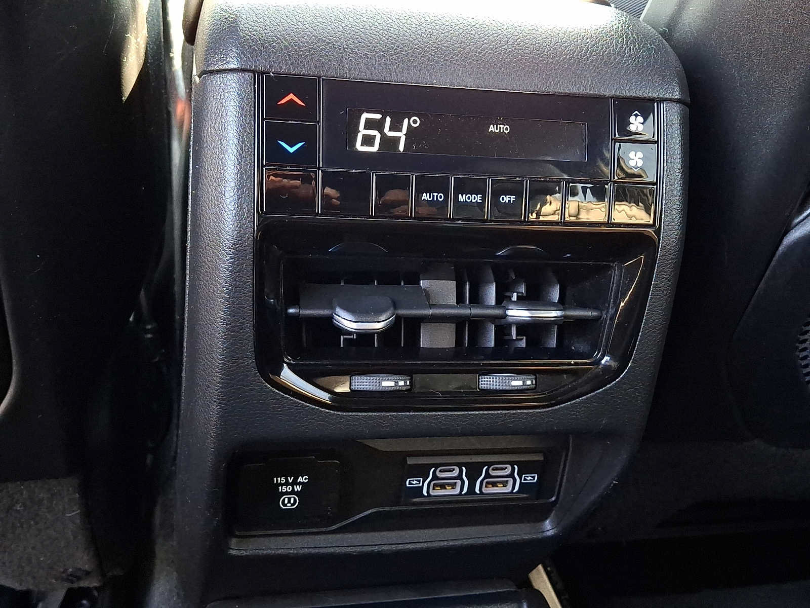 Used 2023 Jeep Grand Cherokee L Laredo AWD/4WD image 13
