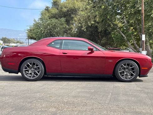 Used 2017 Dodge Challenger R/T RWD image 3