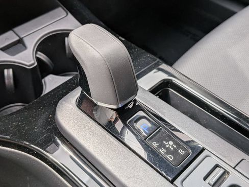 Used 2023 Toyota Prius XLE FWD image 15