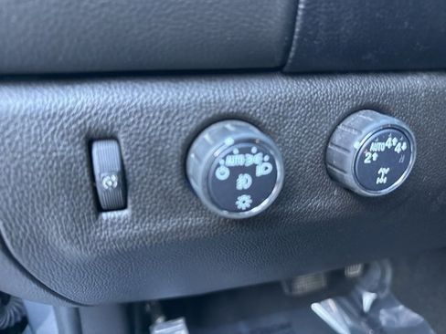 Used 2022 GMC Canyon AT4 image 12